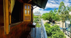 City Chalet, Balcony | Balcony