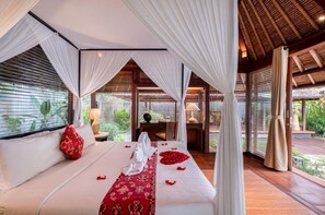 4 bedrooms, in-room safe, iron/ironing board, WiFi - 4 BDR Villa with Pool at Seminyak Area (Kuta Utara,)