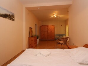 2 habitaciones, cuna de viaje y wifi 