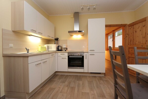 Unclassified image, 1 of 14, button