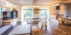 Individually decorated, individually furnished, desk, blackout drapes - Springs Village Hakone Glamping Resort (Hakone)