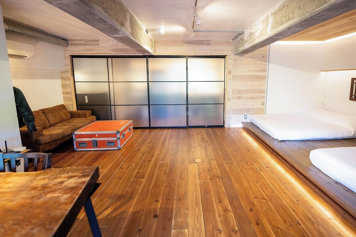 Decoración personalizada, muebles diferentes y escritorio