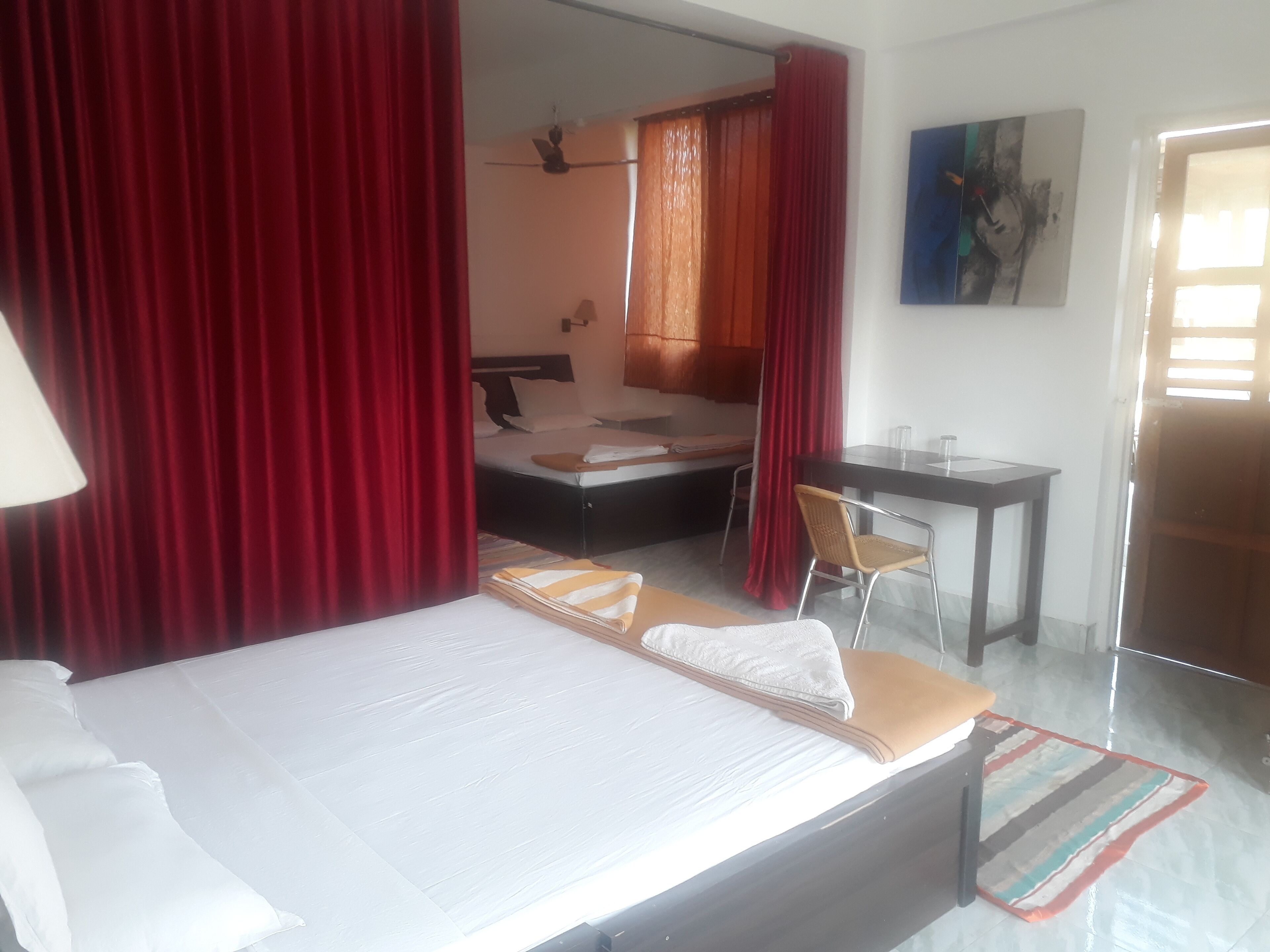 Premium-Vierbettzimmer | Schreibtisch, Bügeleisen/Bügelbrett, kostenloses WLAN