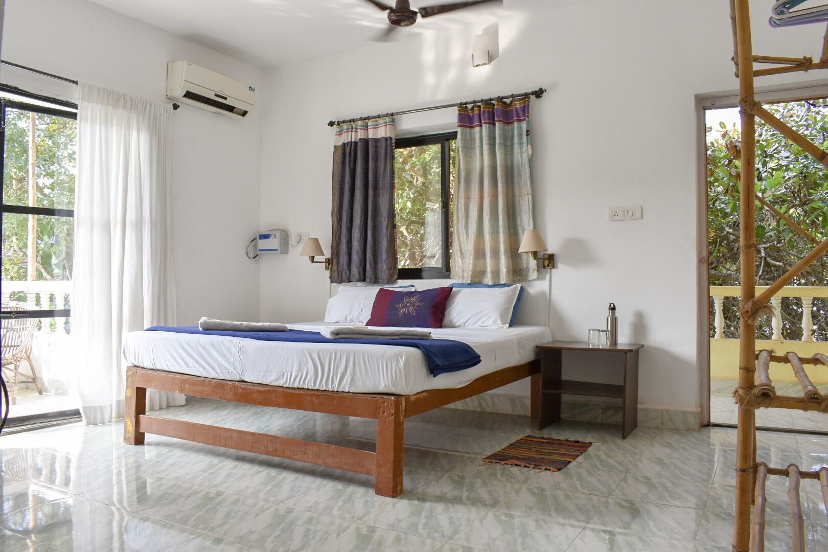 Schreibtisch, Bügeleisen/Bügelbrett, kostenloses WLAN