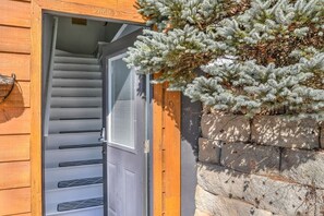 Exterior detail - Webb Cove Mountain Getaway (Asheville)