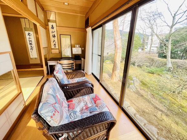3-bedroom, Private Vacation Home | 3 bedrooms, individually decorated, individually furnished, desk - Hakone Man Rai Private Villa & Garden (Hakone)