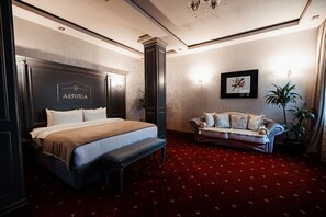 Executive Double Room | Premium bedding, memory foam beds, minibar, in-room safe