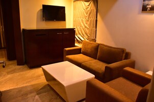 Studio Suite | Living area