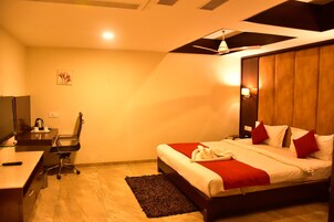 In-room safe, iron/ironing board, free WiFi