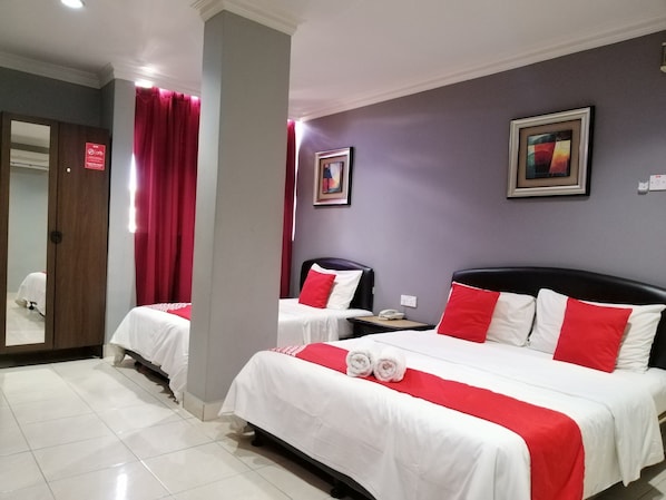 Deluxe Triple | Iron/ironing board, WiFi - Puteri Ampang Hotel (Ampang)