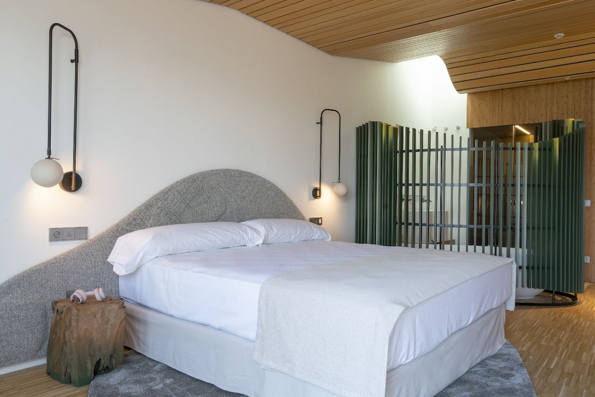 1 bedroom, minibar, in-room safe, desk