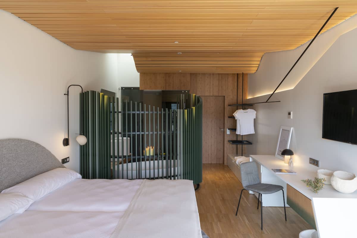 1 bedroom, minibar, in-room safe, desk