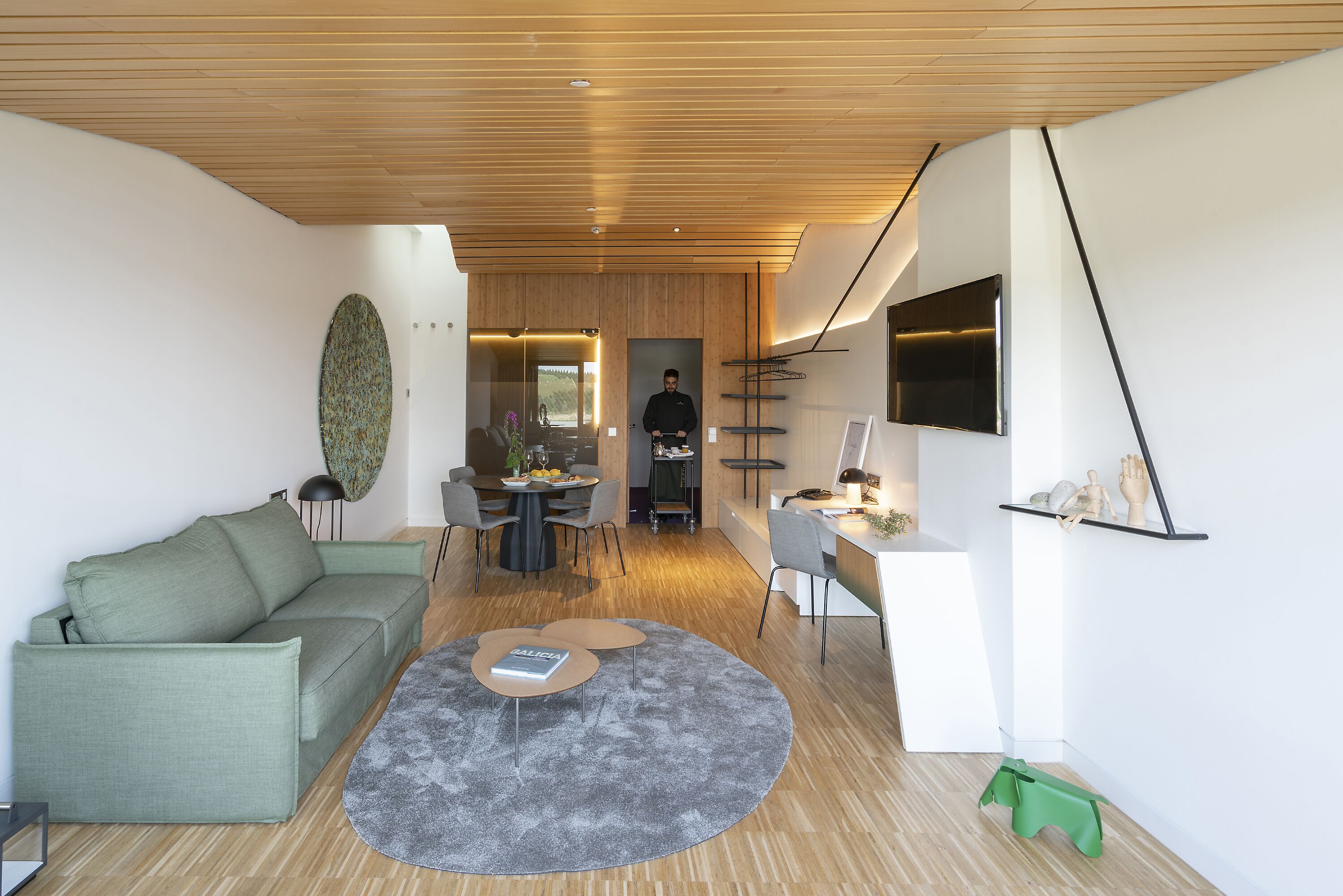 junior suite | 1 bedroom, minibar, in-room safe, desk