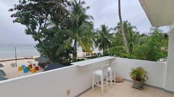 Honeymoon Studio Suite | Balcony
