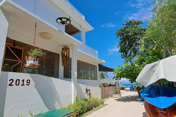 Mặt tiền nơi lưu trú