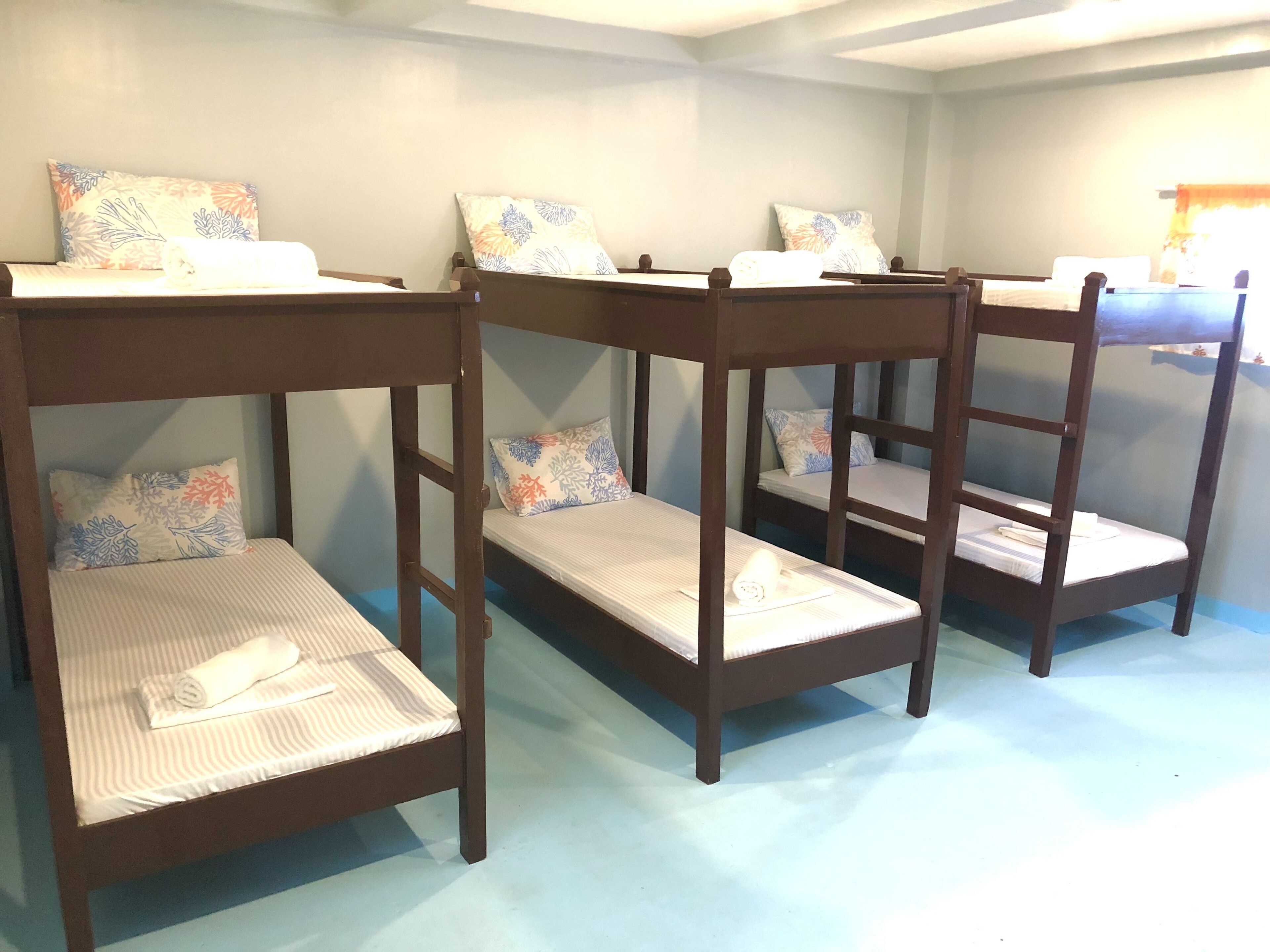 Premium bedding, down comforters, bed sheets