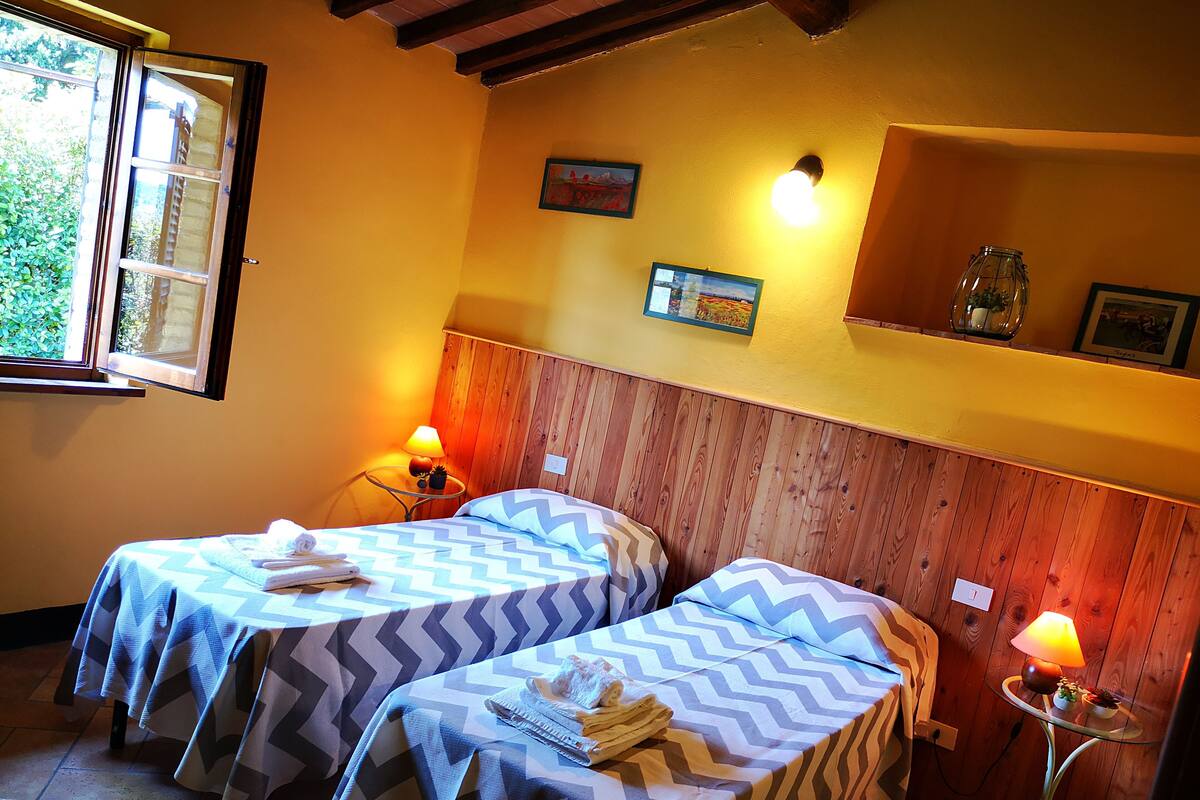 Free cots/infant beds, free WiFi, bed sheets