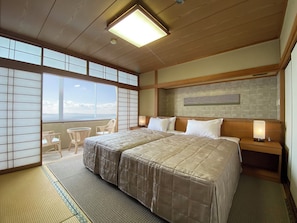 In-room safe, desk, bed sheets - Mikawa Bay Hills Hotel (Nishio)