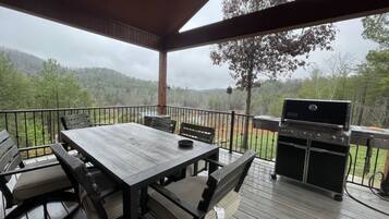 House, 4 Bedrooms | Outdoor dining