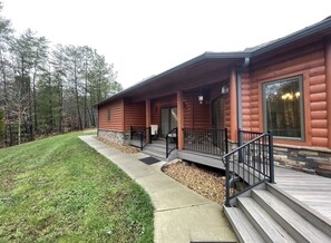 House, 4 Bedrooms | Exterior