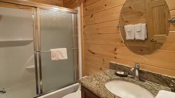 Cabin, 2 Bedrooms | Bathroom | Hair dryer, towels