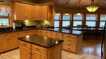 Kabin, 3 kamar tidur | Dapur pribadi | Lemari es, oven, mesin pembuat kopi/teh, dan pemanggang roti