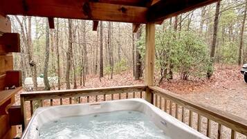 Studio | Outdoor spa tub