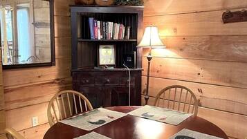 Studio | Dining
