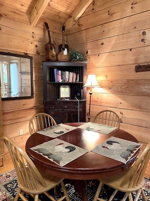 Studio | Dining