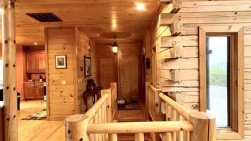 Cabin, 5 Bedrooms | Interior