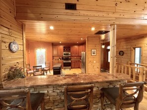 Cabin, 5 Bedrooms | Private kitchen