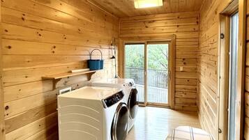 Cabin, 5 Bedrooms | Interior