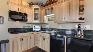 Condo, 1 Bedroom | Private kitchen | Fridge, microwave, dishwasher, coffee/tea maker