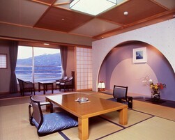 West Building, Japanese Style Room for 6 Guests | In-room safe, blackout drapes, free WiFi, bed sheets