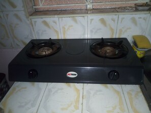 炉灶、烤面包机、搅拌机、厨具/餐具