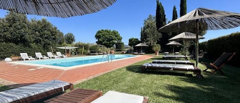 Alberca al aire libre por temporada