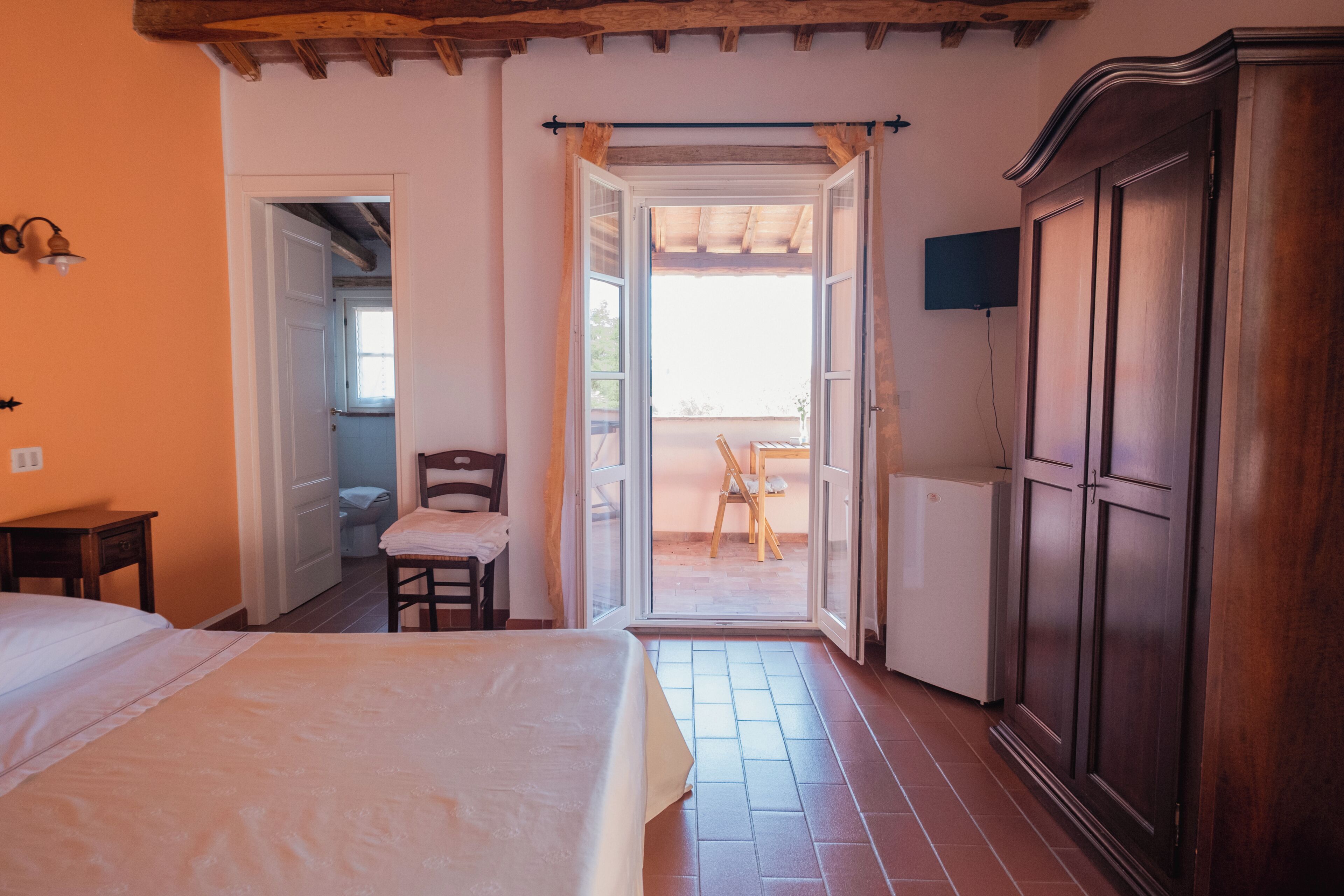 Comfort Double Room, 1 Bedroom, Terrace, Vineyard View | Blackout drapes, cribs (surcharge), WiFi (free), bed sheets