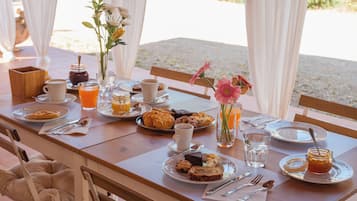 Tägliches inbegriffenes Frühstücksbuffet