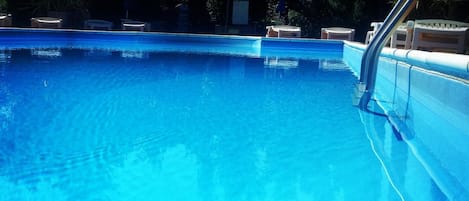 Piscina stagionale all'aperto