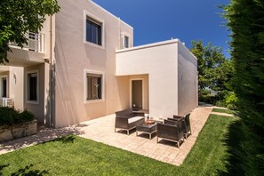 Terrace/patio - Elegant, luxurious villa in a peaceful environment (Rethimno)