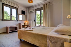 3 bedrooms, iron/ironing board, travel crib, WiFi