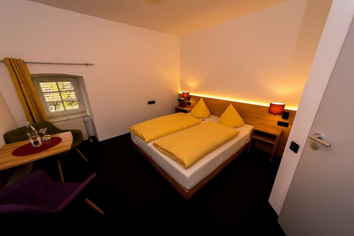 Habitación doble estándar | Wifi gratis y ropa de cama