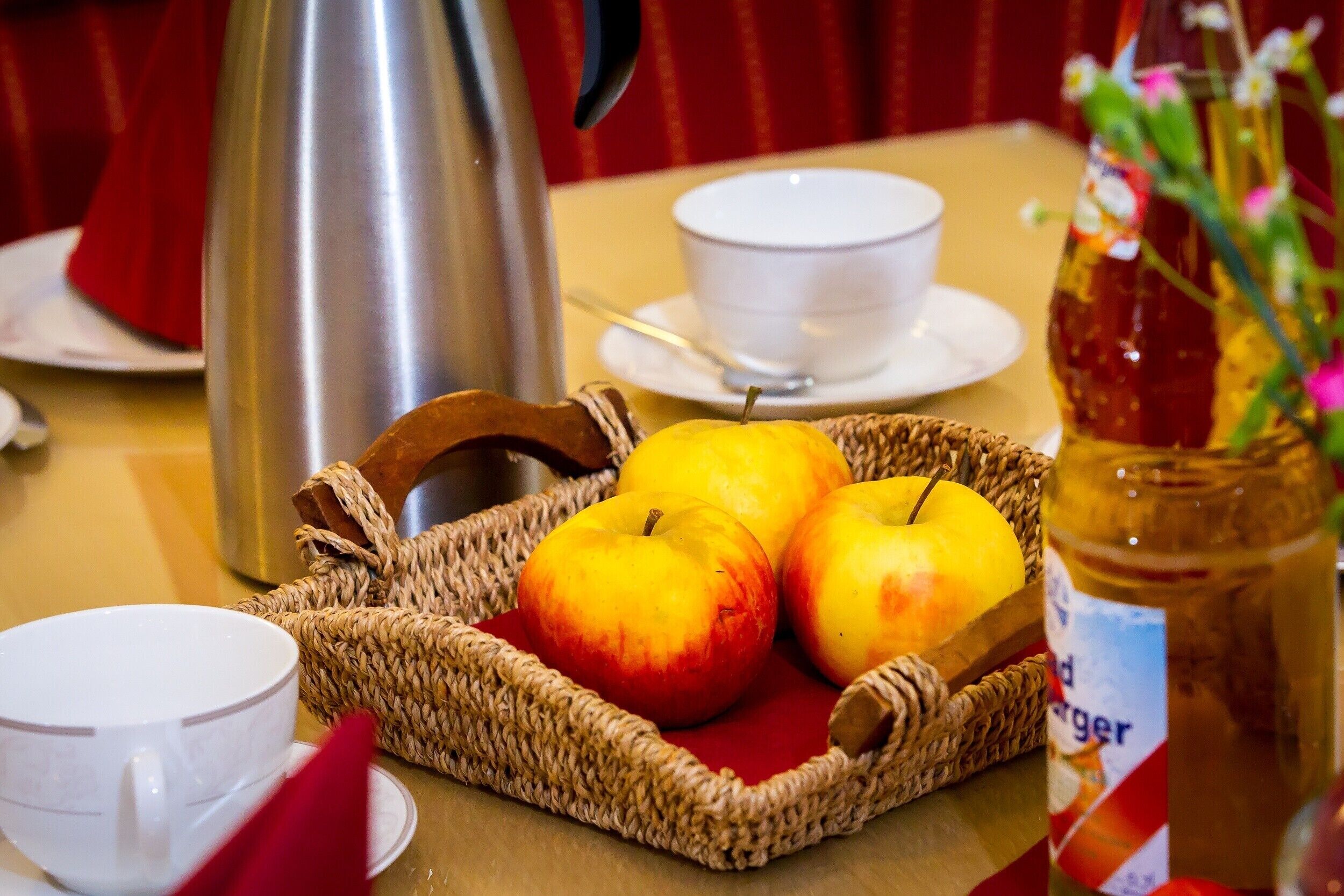 Tägliches Frühstücksbuffet gegen Gebühr