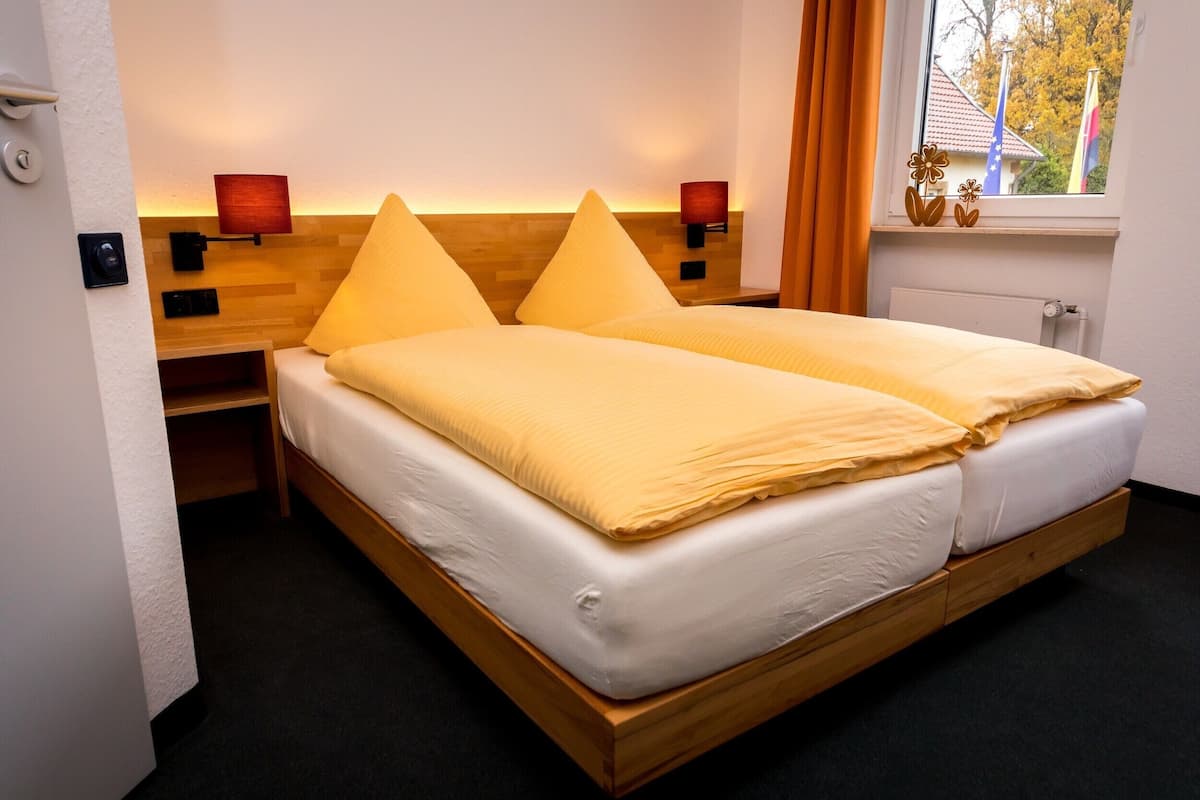 Habitación doble Confort | Wifi gratis y ropa de cama