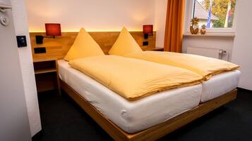 Standard Double Room | Free WiFi, bed sheets