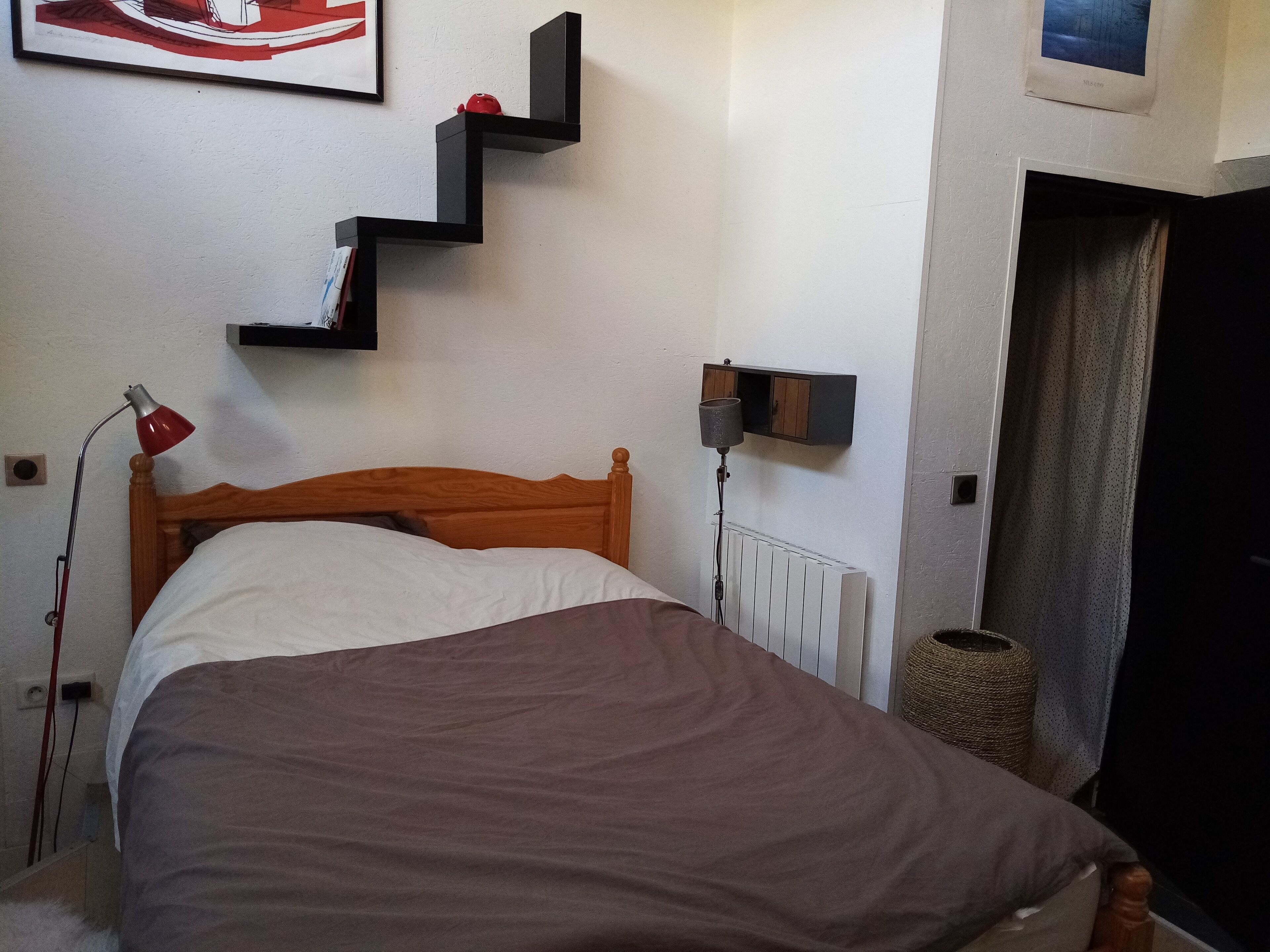 1 slaapkamer, een bureau, een strijkplank/strijkijzer, gratis wifi