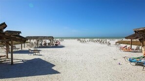 Beach - Horizons West Unit #106 - Beautifully Newly Remodeled High-Rise One Bedroom with the BEST Gulf view. (Sarasota)