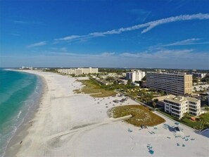 Beach - Horizons West Unit #106 - Beautifully Newly Remodeled High-Rise One Bedroom with the BEST Gulf view. (Sarasota)