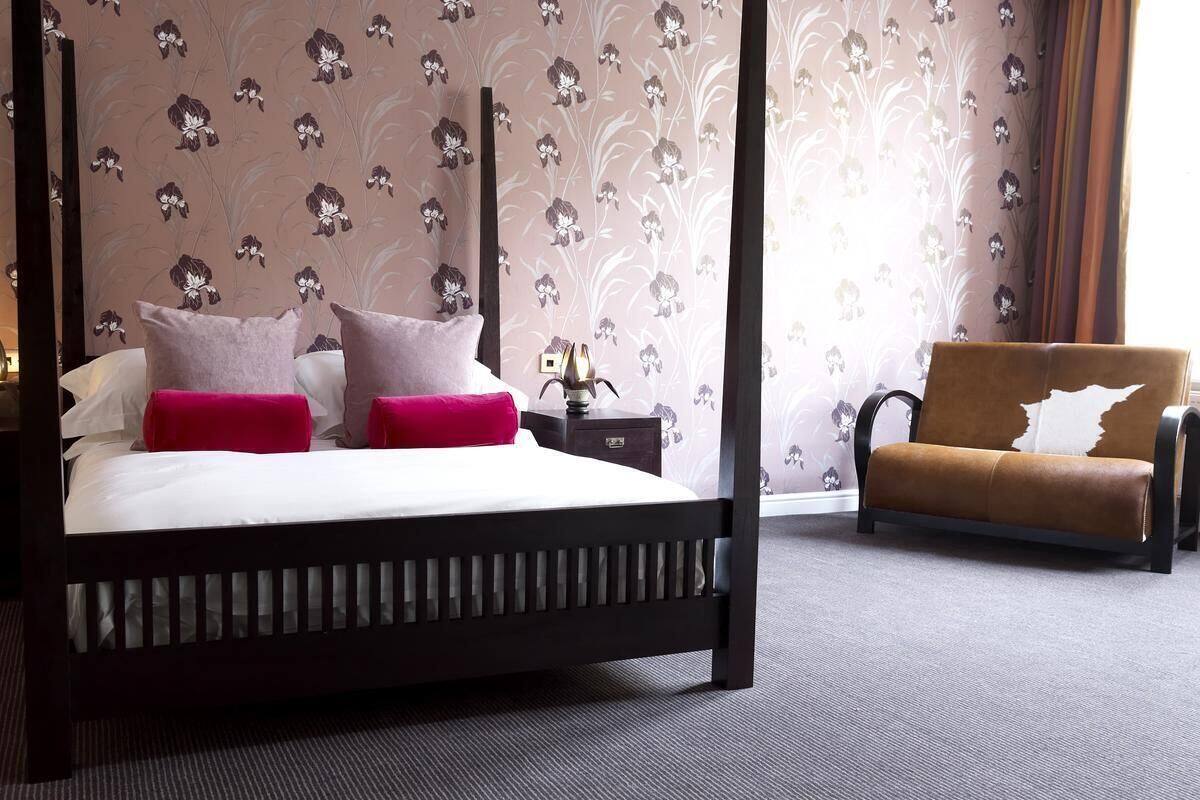 Chambre exécutive double | Coffre-fort, bureau, espace de travail pour ordinateurs portables