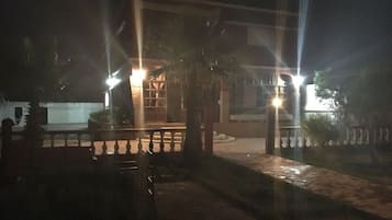 Enceinte de lâhĂ©bergement